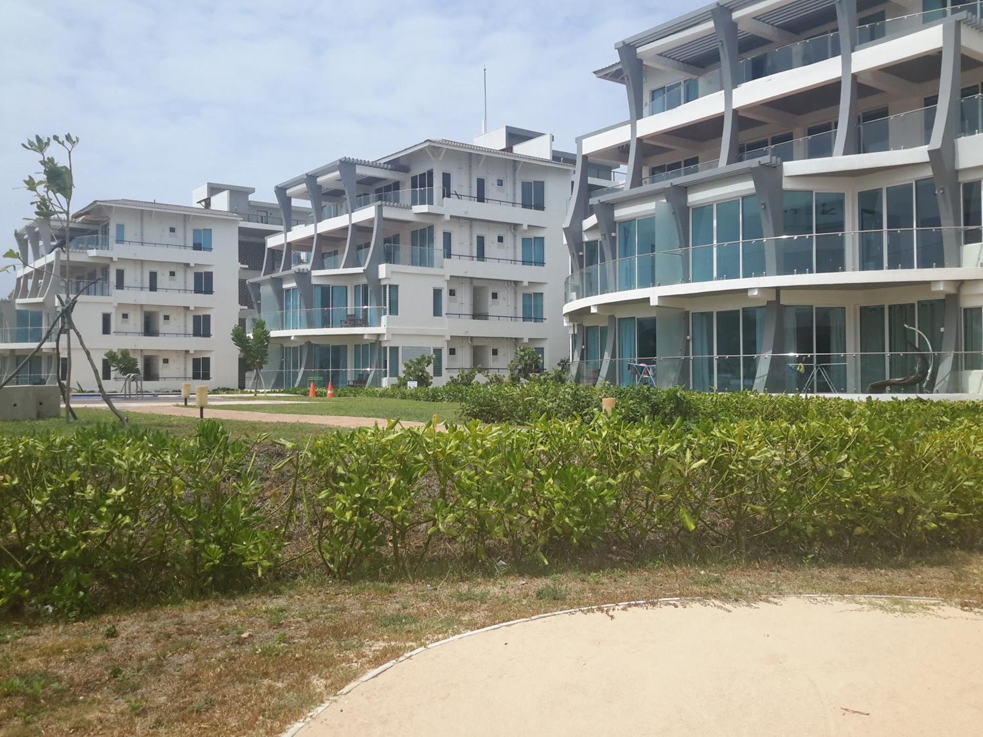 LLH 1G1 Nilaveli Ocean Front Condos Bagian luar foto